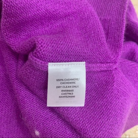 Halogen V-Neck Cashmere Sweater - Picture 8 of 8